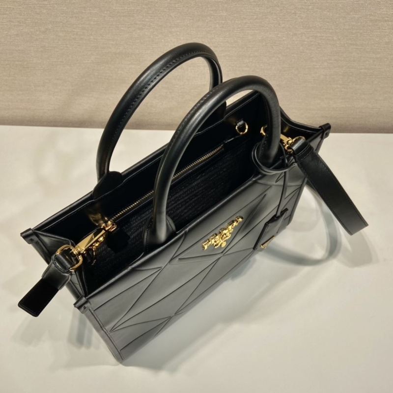 Pra*a tote bags